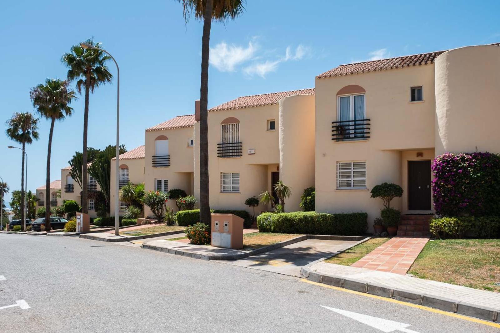Family & Beach Apartments Mijas Costa & Fuengirola By Alfresco Stays El Faro ภายนอก รูปภาพ