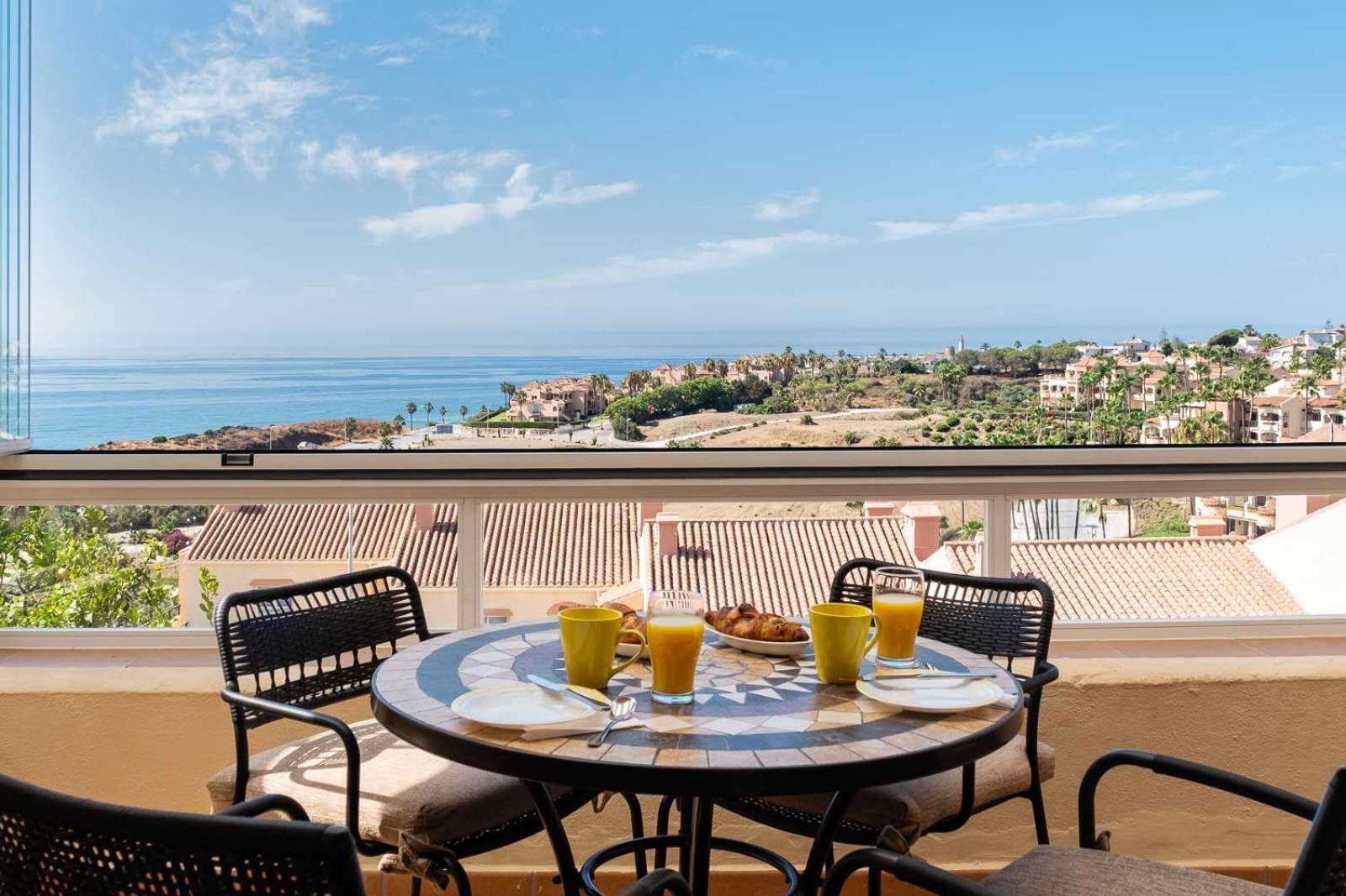 Family & Beach Apartments Mijas Costa & Fuengirola By Alfresco Stays El Faro ภายนอก รูปภาพ